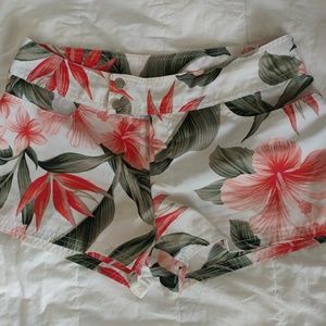 MOSSIMO White Shorts Floral Print Women's Medium